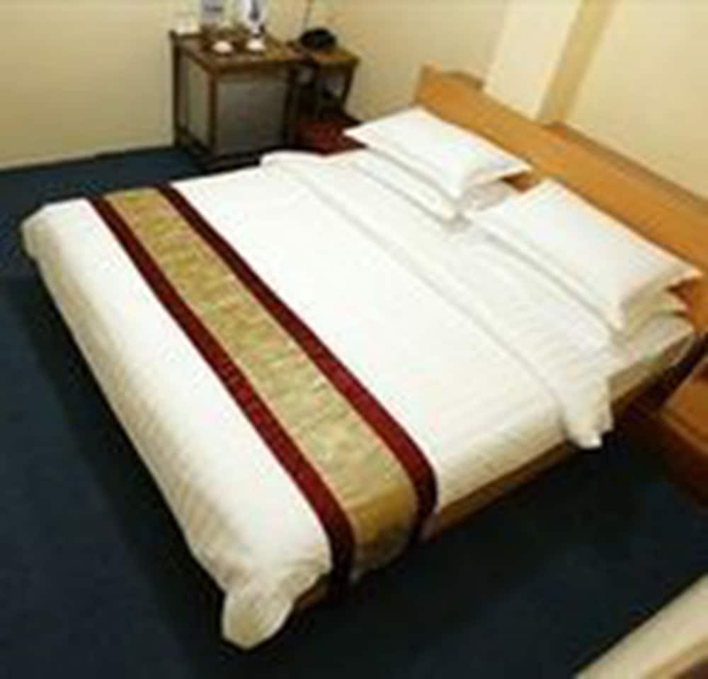 Vacation Hotel Yangon Exteriör bild