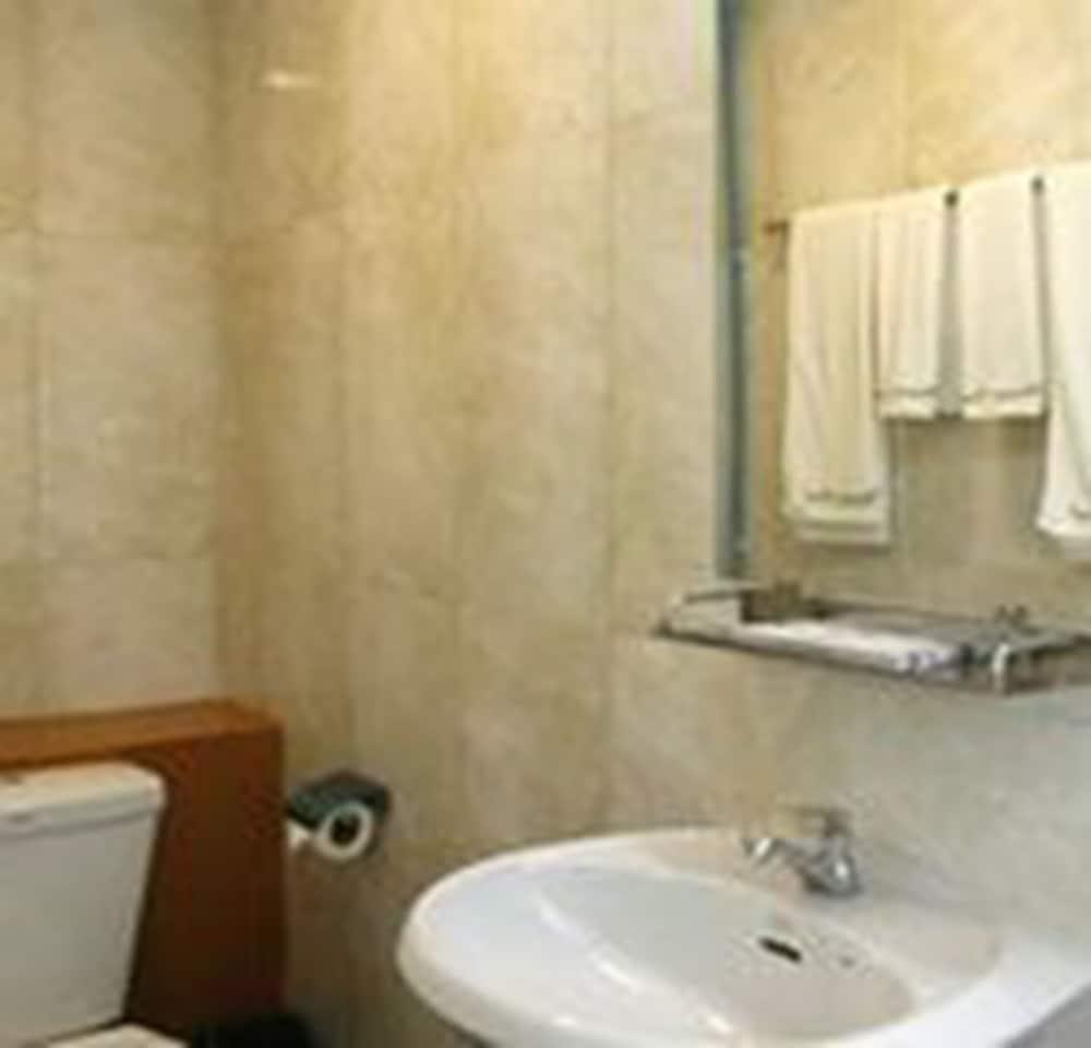 Vacation Hotel Yangon Exteriör bild