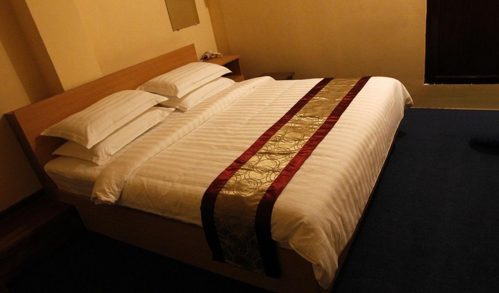Vacation Hotel Yangon Exteriör bild