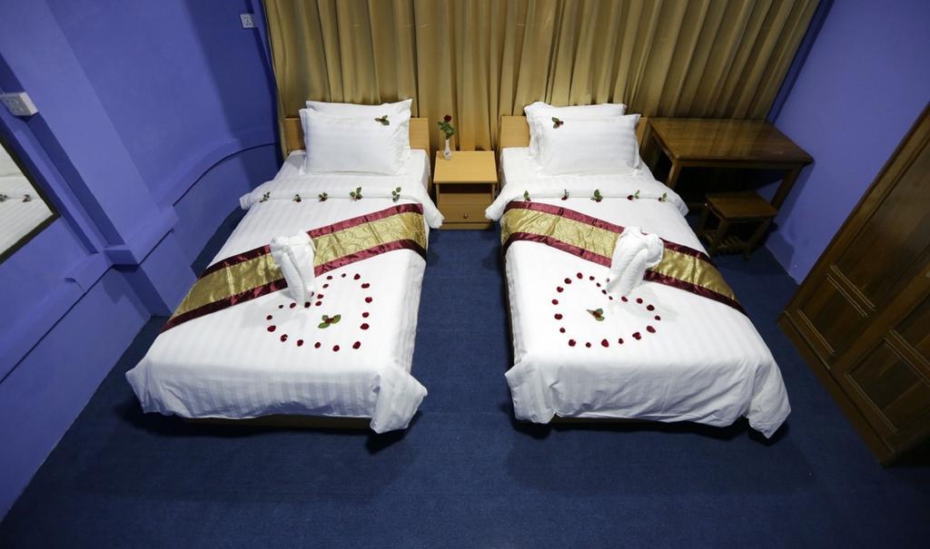 Vacation Hotel Yangon Exteriör bild